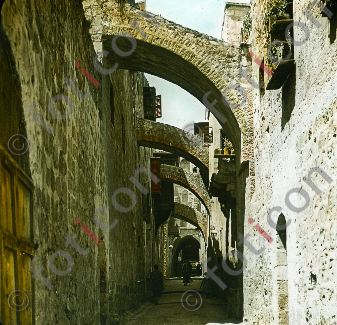 Die Via Dolorosa | The Via Dolorosa (foticon-simon-149a-039.jpg)
